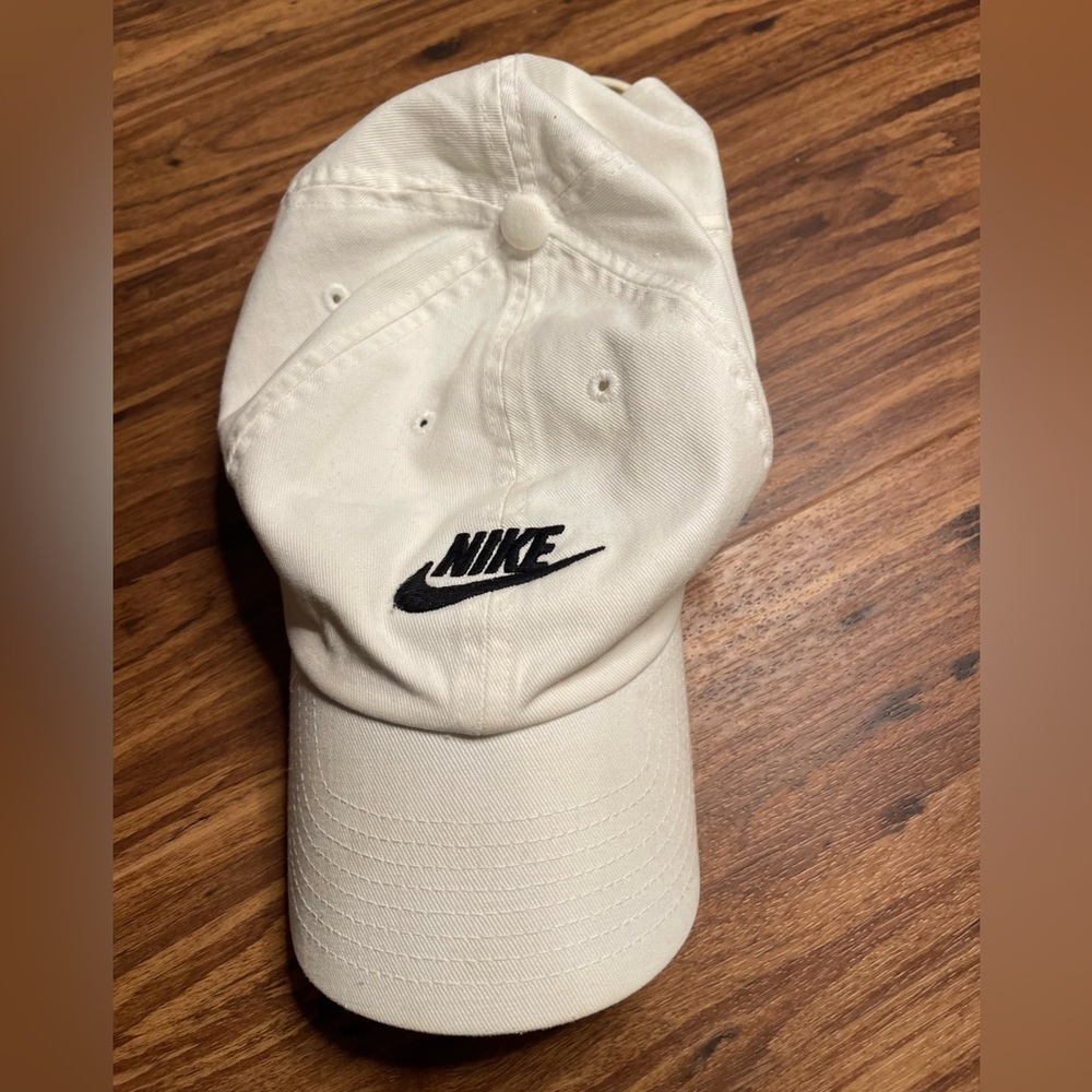 Nike adjustable baseball hat